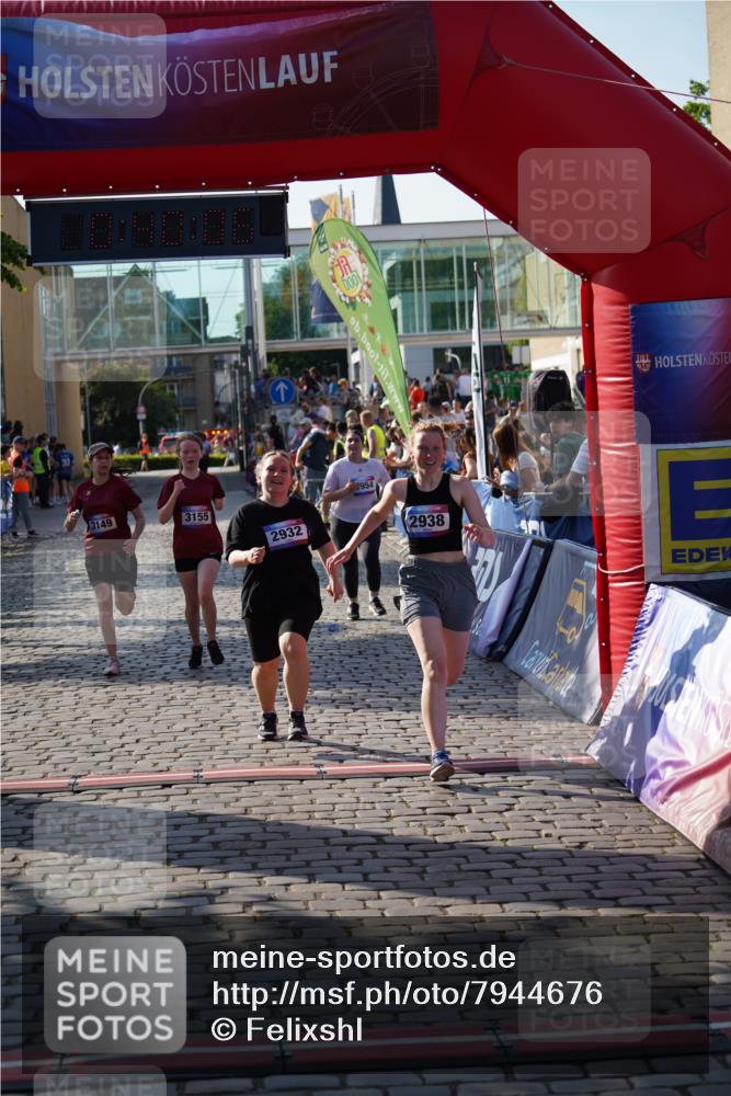 13.06.2025 - Holstenköstenlauf Felixshl http://msf.ph/oto/7944676 13.06.2025 18:10:07 Laufen 2932, 2938, 3122, 3155, 3954 meine-sportfotos.de