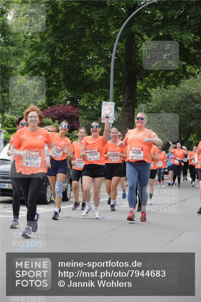 15.06.2025 - REWE Women's Run Jannik Wohlers http://msf.ph/oto/7944683 15.06.2025 08:29:30 Laufen 10757, 457, 10349, 10455, 10454, 10430 meine-sportfotos.de