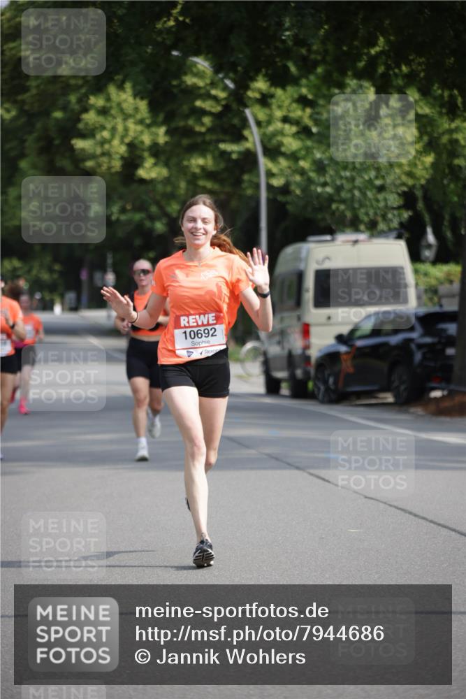 15.06.2025 - REWE Women's Run Jannik Wohlers http://msf.ph/oto/7944686 15.06.2025 08:47:52 Laufen 10692 meine-sportfotos.de