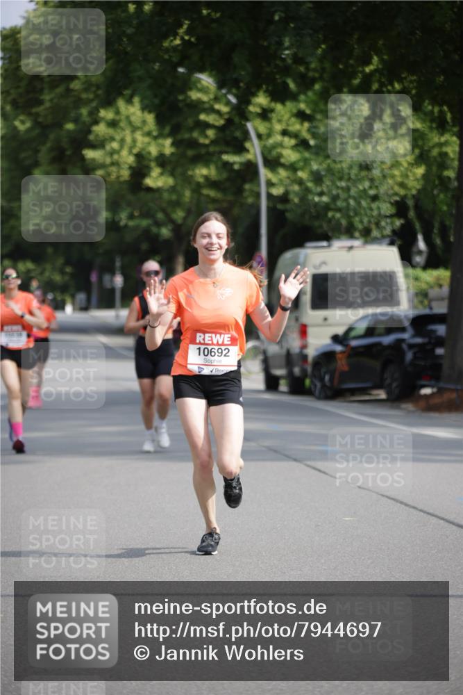 15.06.2025 - REWE Women's Run Jannik Wohlers http://msf.ph/oto/7944697 15.06.2025 08:47:52 Laufen 10692 meine-sportfotos.de