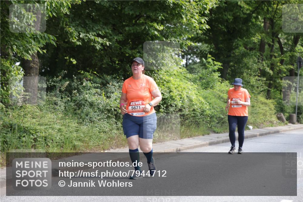 15.06.2025 - REWE Women's Run Jannik Wohlers http://msf.ph/oto/7944712 15.06.2025 10:18:04 Laufen 5671 meine-sportfotos.de