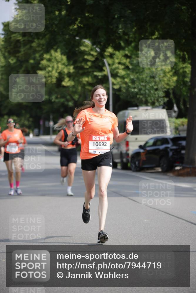 15.06.2025 - REWE Women's Run Jannik Wohlers http://msf.ph/oto/7944719 15.06.2025 08:47:52 Laufen 10692 meine-sportfotos.de