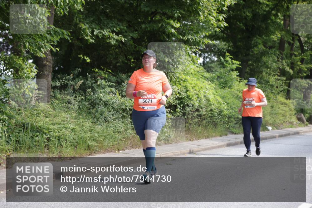 15.06.2025 - REWE Women's Run Jannik Wohlers http://msf.ph/oto/7944730 15.06.2025 10:18:05 Laufen 5671, 5481 meine-sportfotos.de