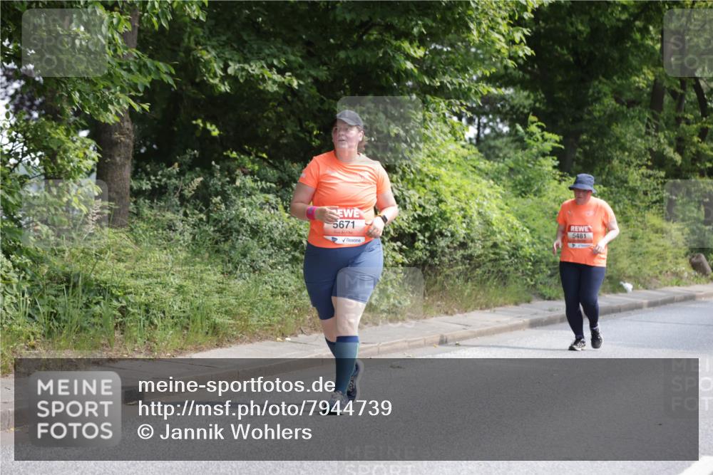15.06.2025 - REWE Women's Run Jannik Wohlers http://msf.ph/oto/7944739 15.06.2025 10:18:05 Laufen 5671, 5481 meine-sportfotos.de
