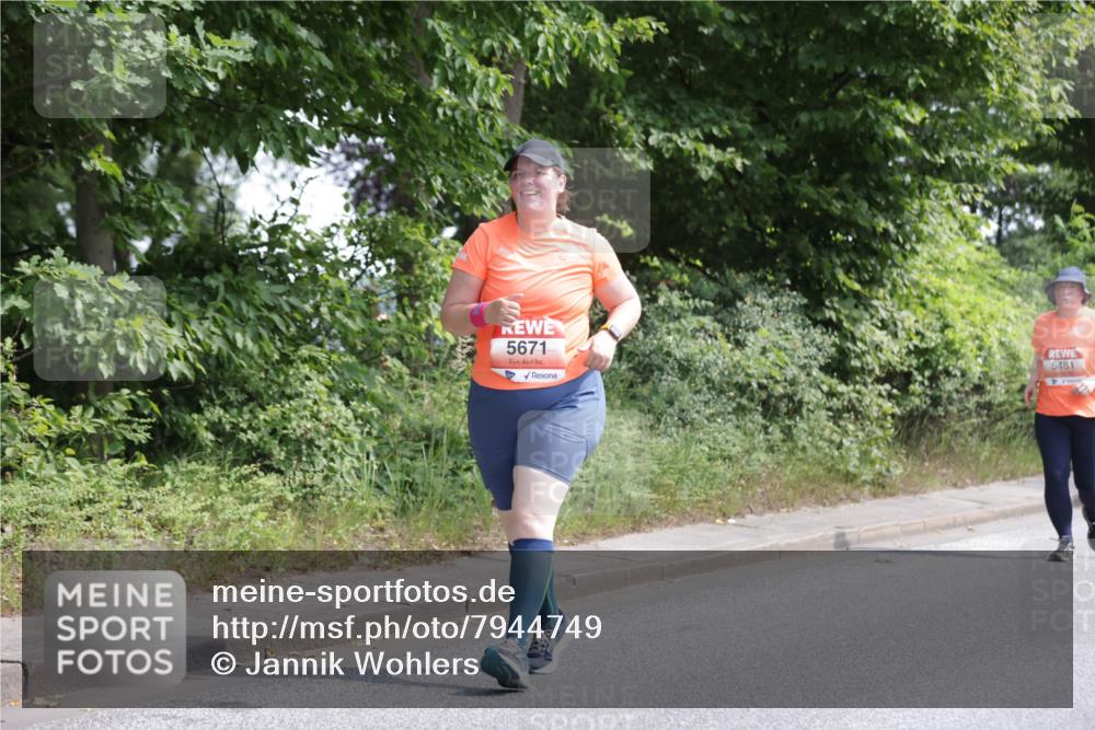 15.06.2025 - REWE Women's Run Jannik Wohlers http://msf.ph/oto/7944749 15.06.2025 10:18:06 Laufen 5671, 5481 meine-sportfotos.de