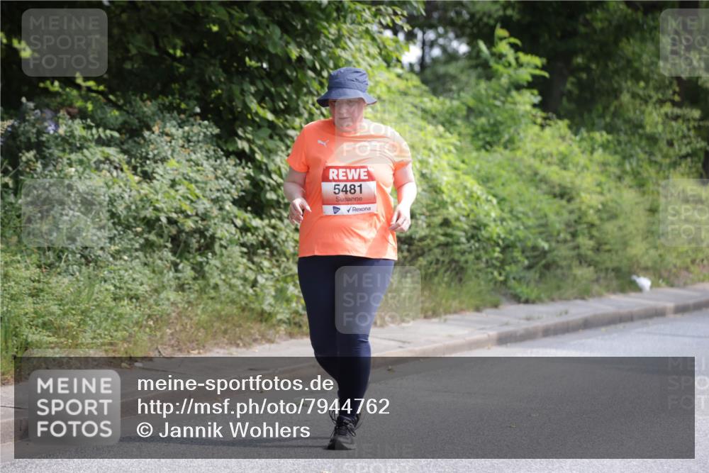 15.06.2025 - REWE Women's Run Jannik Wohlers http://msf.ph/oto/7944762 15.06.2025 10:18:08 Laufen 5481 meine-sportfotos.de