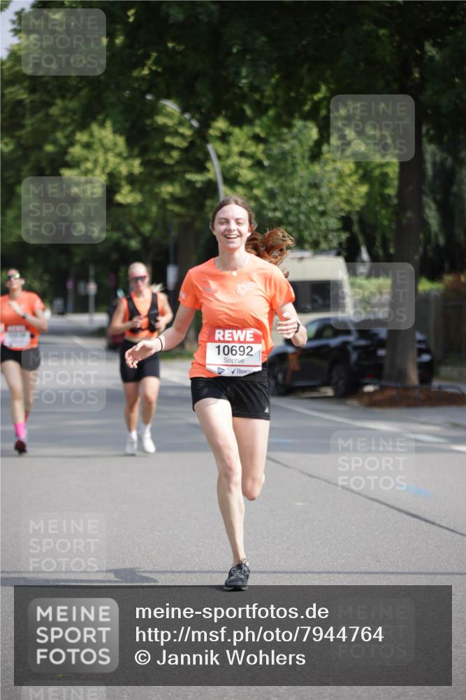 15.06.2025 - REWE Women's Run Jannik Wohlers http://msf.ph/oto/7944764 15.06.2025 08:47:52 Laufen 10692 meine-sportfotos.de