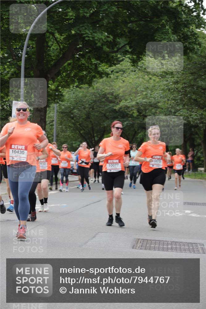 15.06.2025 - REWE Women's Run Jannik Wohlers http://msf.ph/oto/7944767 15.06.2025 08:29:31 Laufen 10430, 0833, 10077, 0078 meine-sportfotos.de