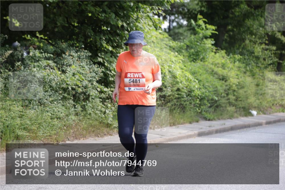 15.06.2025 - REWE Women's Run Jannik Wohlers http://msf.ph/oto/7944769 15.06.2025 10:18:08 Laufen 5481 meine-sportfotos.de