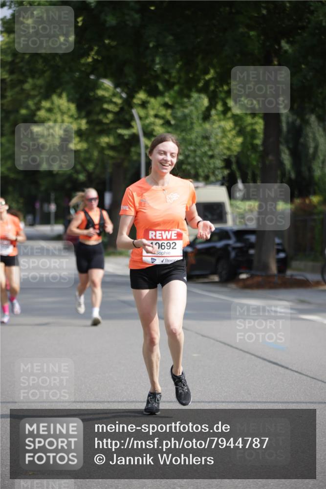 15.06.2025 - REWE Women's Run Jannik Wohlers http://msf.ph/oto/7944787 15.06.2025 08:47:53 Laufen 0692 meine-sportfotos.de