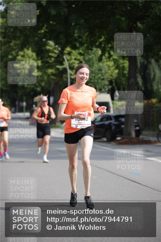 15.06.2025 - REWE Women's Run Jannik Wohlers http://msf.ph/oto/7944791 15.06.2025 08:47:53 Laufen 10652 meine-sportfotos.de