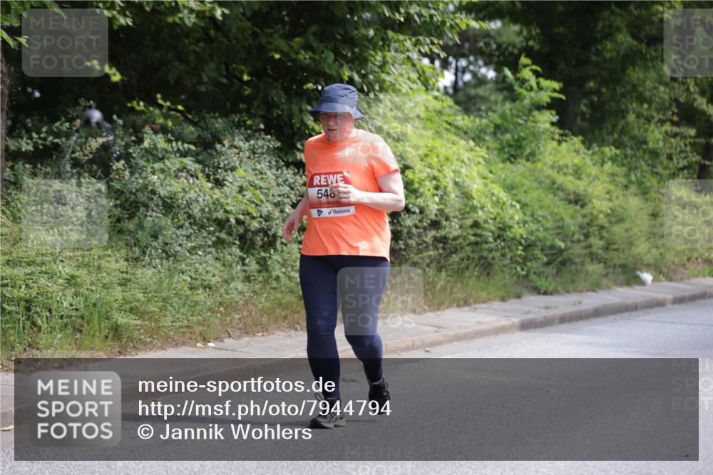 15.06.2025 - REWE Women's Run Jannik Wohlers http://msf.ph/oto/7944794 15.06.2025 10:18:09 Laufen 548 meine-sportfotos.de