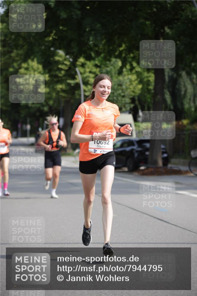 15.06.2025 - REWE Women's Run Jannik Wohlers http://msf.ph/oto/7944795 15.06.2025 08:47:53 Laufen 10692 meine-sportfotos.de