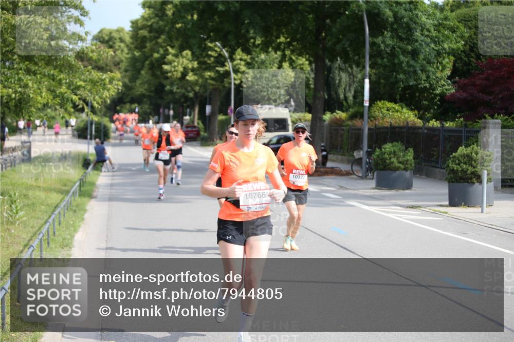 15.06.2025 - REWE Women's Run Jannik Wohlers http://msf.ph/oto/7944805 15.06.2025 09:43:58 Laufen 10766, 10322 meine-sportfotos.de