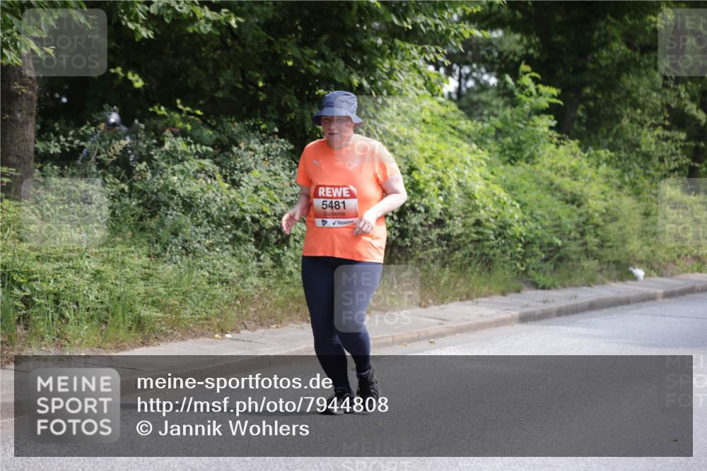 15.06.2025 - REWE Women's Run Jannik Wohlers http://msf.ph/oto/7944808 15.06.2025 10:18:09 Laufen 5481 meine-sportfotos.de