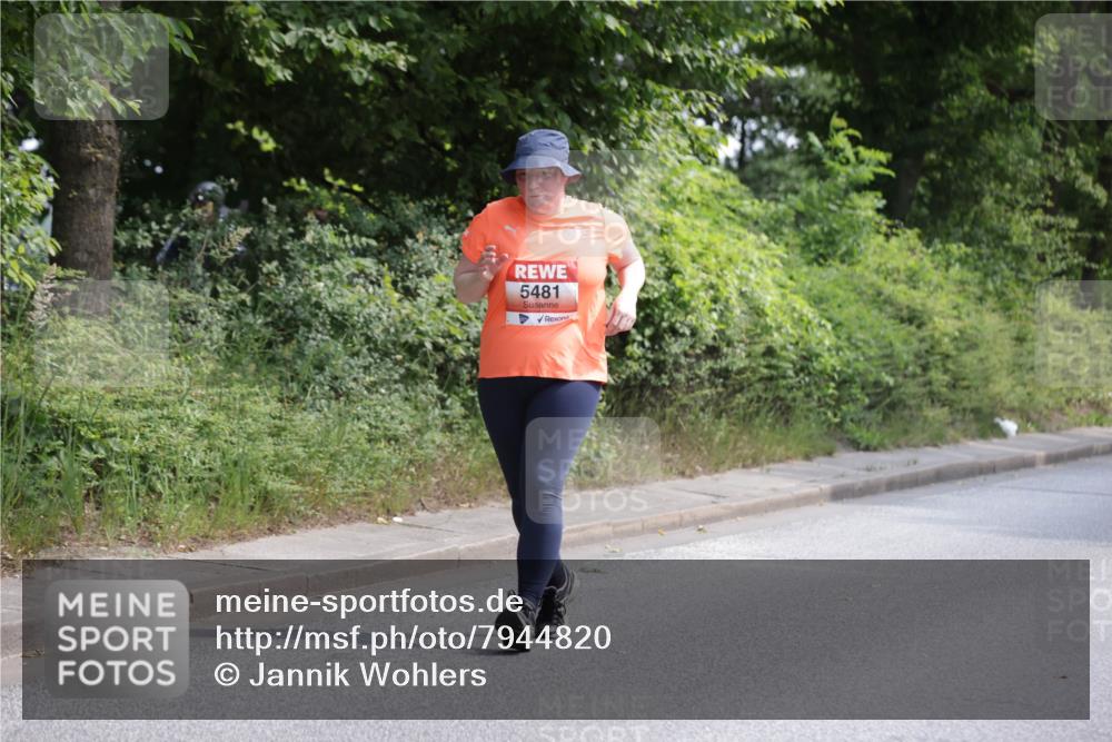 15.06.2025 - REWE Women's Run Jannik Wohlers http://msf.ph/oto/7944820 15.06.2025 10:18:09 Laufen 5481 meine-sportfotos.de
