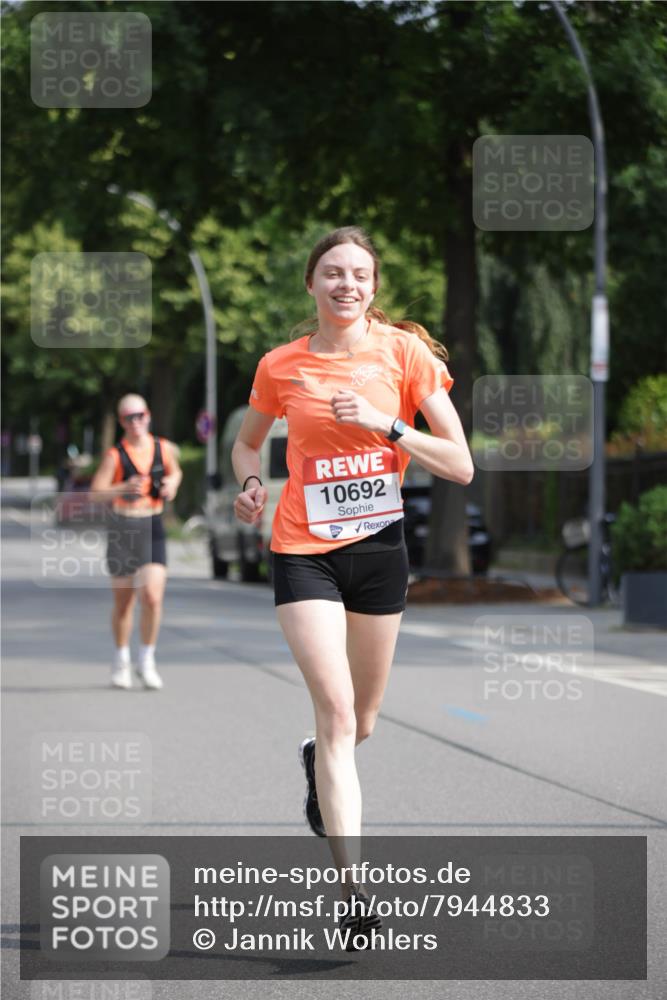 15.06.2025 - REWE Women's Run Jannik Wohlers http://msf.ph/oto/7944833 15.06.2025 08:47:53 Laufen 10692 meine-sportfotos.de