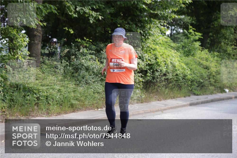15.06.2025 - REWE Women's Run Jannik Wohlers http://msf.ph/oto/7944848 15.06.2025 10:18:09 Laufen 548 meine-sportfotos.de