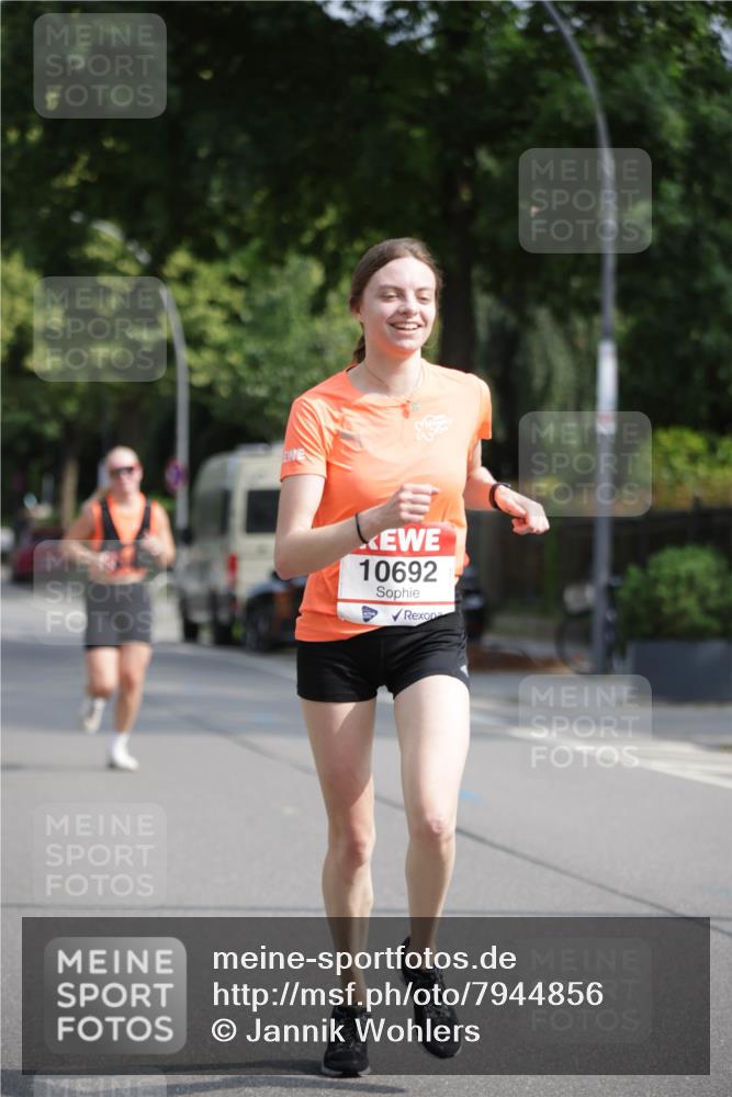 15.06.2025 - REWE Women's Run Jannik Wohlers http://msf.ph/oto/7944856 15.06.2025 08:47:53 Laufen 10692 meine-sportfotos.de