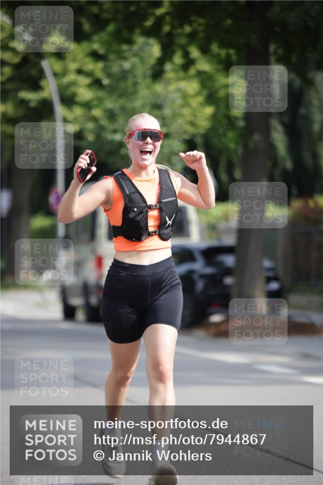 15.06.2025 - REWE Women's Run Jannik Wohlers http://msf.ph/oto/7944867 15.06.2025 08:47:55 Laufen  meine-sportfotos.de