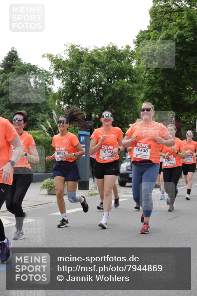 15.06.2025 - REWE Women's Run Jannik Wohlers http://msf.ph/oto/7944869 15.06.2025 08:29:32 Laufen 10457, 1034, 10430, 02, 10638, 0833 meine-sportfotos.de