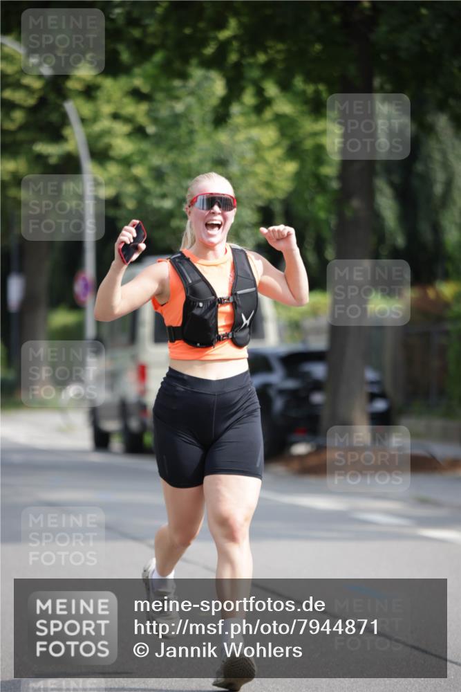 15.06.2025 - REWE Women's Run Jannik Wohlers http://msf.ph/oto/7944871 15.06.2025 08:47:55 Laufen  meine-sportfotos.de