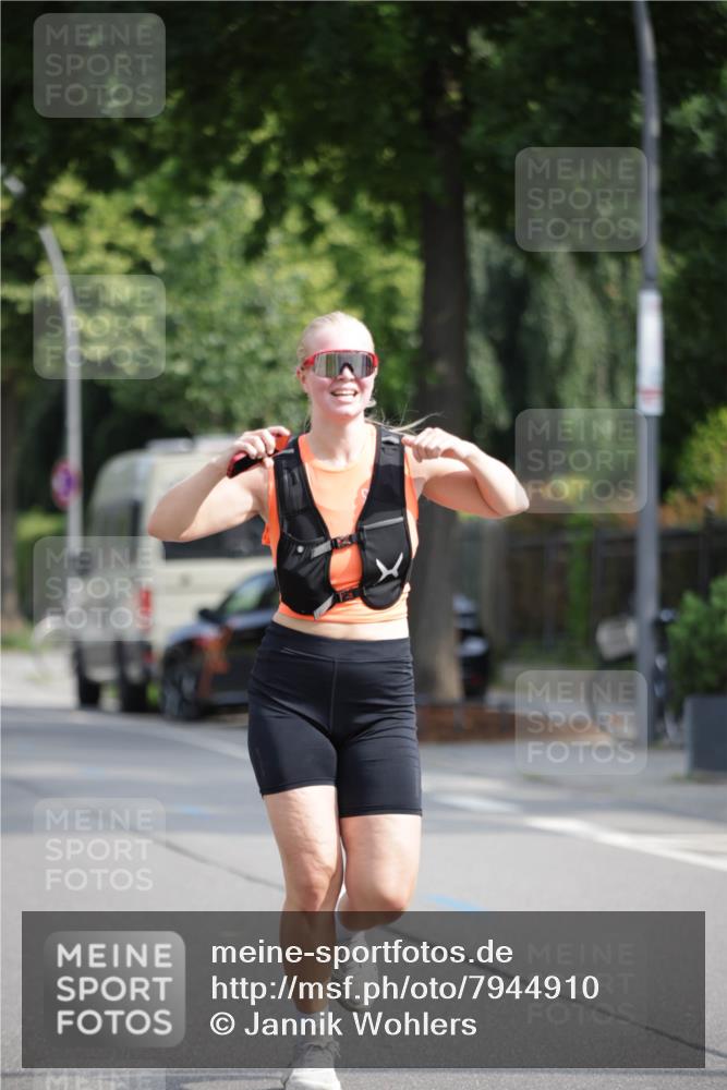 15.06.2025 - REWE Women's Run Jannik Wohlers http://msf.ph/oto/7944910 15.06.2025 08:47:56 Laufen  meine-sportfotos.de
