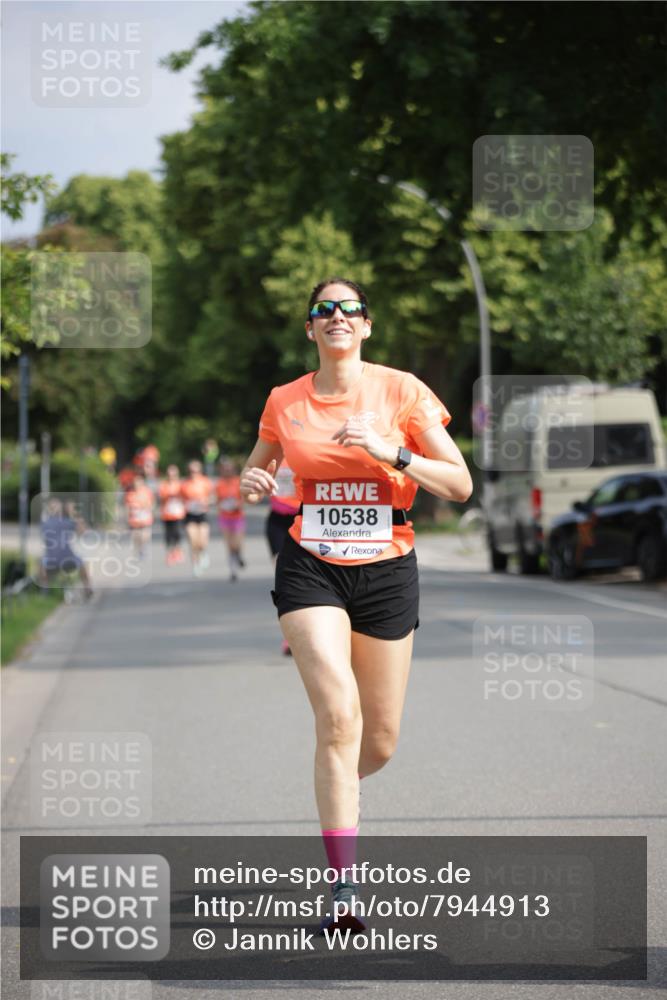 15.06.2025 - REWE Women's Run Jannik Wohlers http://msf.ph/oto/7944913 15.06.2025 08:47:57 Laufen 10538 meine-sportfotos.de