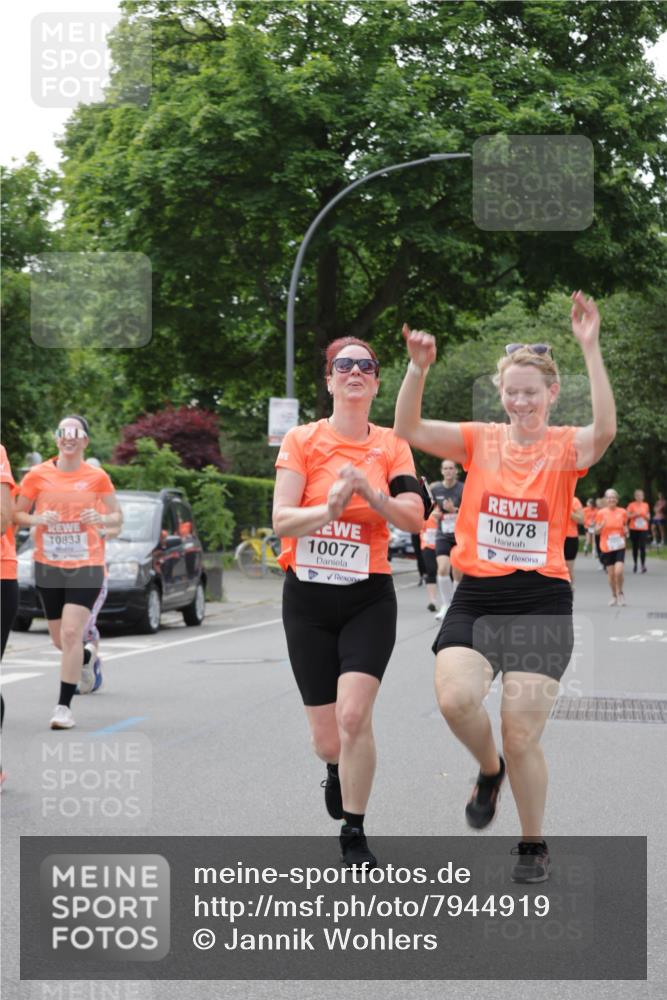 15.06.2025 - REWE Women's Run Jannik Wohlers http://msf.ph/oto/7944919 15.06.2025 08:29:34 Laufen 10833, 10077, 10078 meine-sportfotos.de