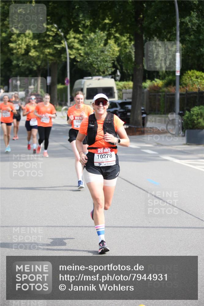 15.06.2025 - REWE Women's Run Jannik Wohlers http://msf.ph/oto/7944931 15.06.2025 09:44:02 Laufen 10278 meine-sportfotos.de