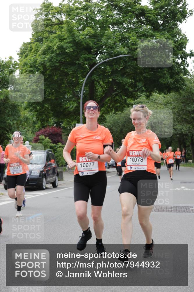 15.06.2025 - REWE Women's Run Jannik Wohlers http://msf.ph/oto/7944932 15.06.2025 08:29:34 Laufen 10833, 10077, 10078 meine-sportfotos.de
