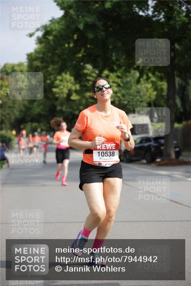 15.06.2025 - REWE Women's Run Jannik Wohlers http://msf.ph/oto/7944942 15.06.2025 08:47:57 Laufen 10538 meine-sportfotos.de