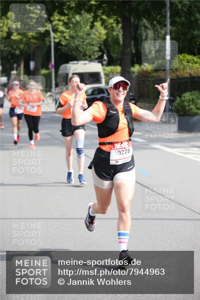 15.06.2025 - REWE Women's Run Jannik Wohlers http://msf.ph/oto/7944963 15.06.2025 09:44:03 Laufen 10278 meine-sportfotos.de