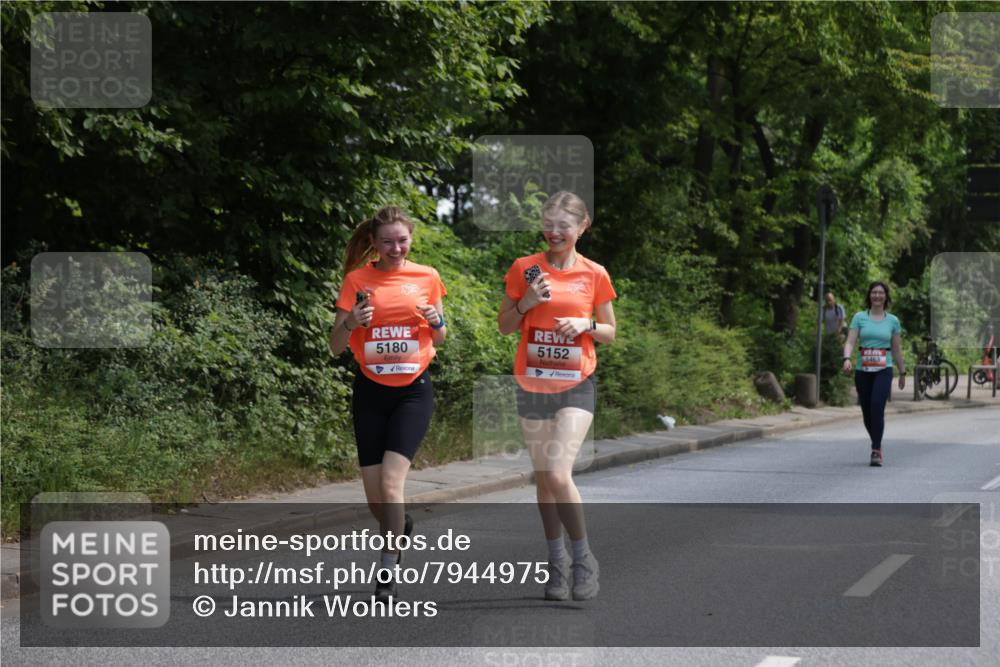 15.06.2025 - REWE Women's Run Jannik Wohlers http://msf.ph/oto/7944975 15.06.2025 10:18:21 Laufen 5180, 5152, 5463 meine-sportfotos.de