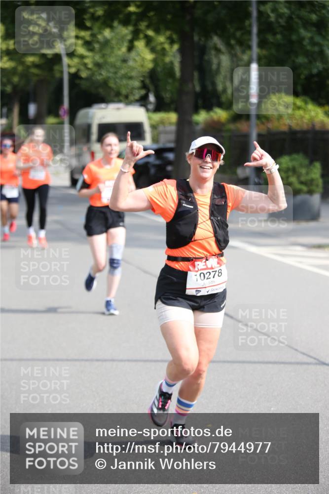 15.06.2025 - REWE Women's Run Jannik Wohlers http://msf.ph/oto/7944977 15.06.2025 09:44:03 Laufen 10278 meine-sportfotos.de