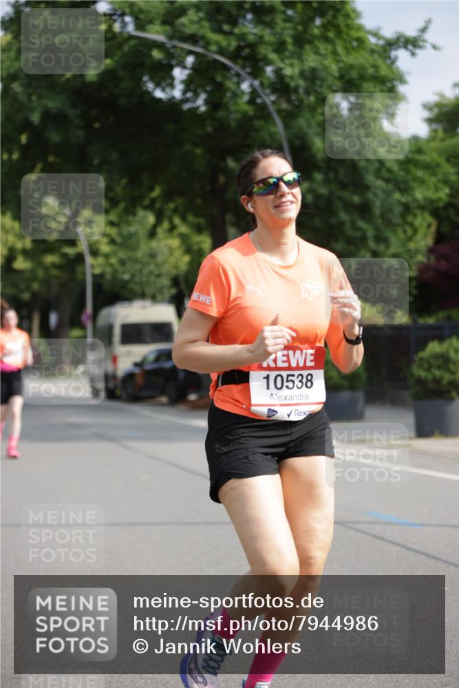 15.06.2025 - REWE Women's Run Jannik Wohlers http://msf.ph/oto/7944986 15.06.2025 08:47:58 Laufen 10538 meine-sportfotos.de