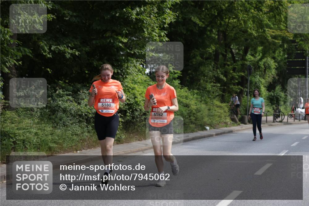 15.06.2025 - REWE Women's Run Jannik Wohlers http://msf.ph/oto/7945062 15.06.2025 10:18:21 Laufen 5180, 5152 meine-sportfotos.de