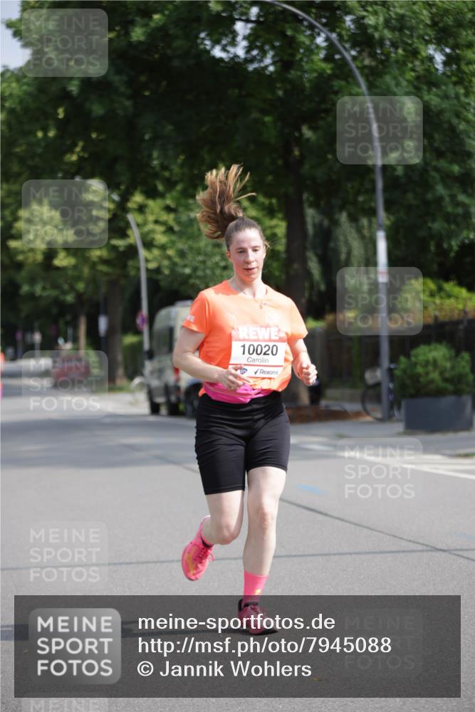 15.06.2025 - REWE Women's Run Jannik Wohlers http://msf.ph/oto/7945088 15.06.2025 08:48:02 Laufen 12, 10020 meine-sportfotos.de