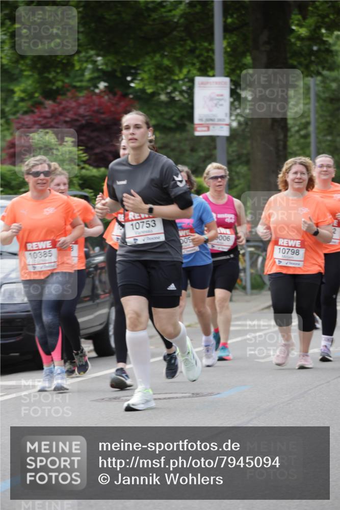 15.06.2025 - REWE Women's Run Jannik Wohlers http://msf.ph/oto/7945094 15.06.2025 08:29:37 Laufen 10385, 10753, 006, 10798 meine-sportfotos.de
