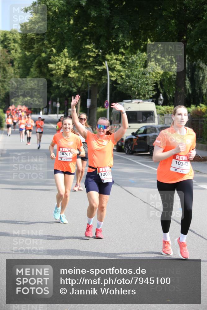 15.06.2025 - REWE Women's Run Jannik Wohlers http://msf.ph/oto/7945100 15.06.2025 09:44:07 Laufen 10781, 10095, 10343 meine-sportfotos.de