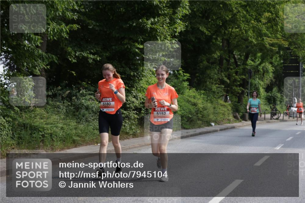 15.06.2025 - REWE Women's Run Jannik Wohlers http://msf.ph/oto/7945104 15.06.2025 10:18:22 Laufen 5180, 5152, 5463 meine-sportfotos.de