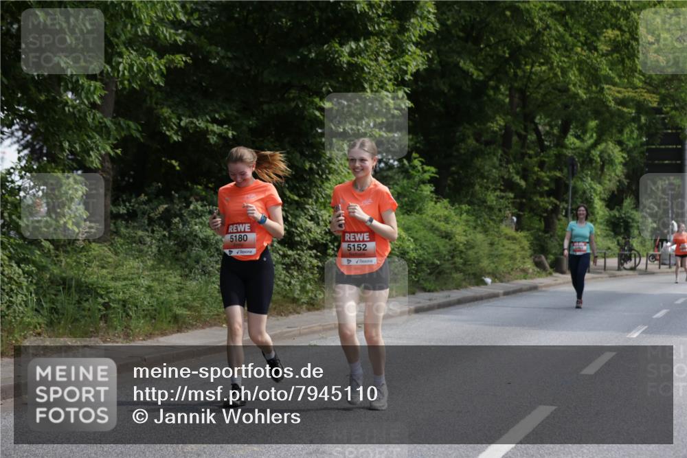 15.06.2025 - REWE Women's Run Jannik Wohlers http://msf.ph/oto/7945110 15.06.2025 10:18:22 Laufen 5180, 5152 meine-sportfotos.de