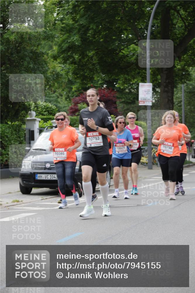 15.06.2025 - REWE Women's Run Jannik Wohlers http://msf.ph/oto/7945155 15.06.2025 08:29:38 Laufen 10753, 006, 10009, 10798, 10385, 1043 meine-sportfotos.de
