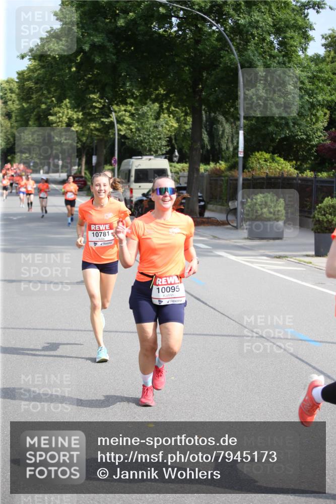 15.06.2025 - REWE Women's Run Jannik Wohlers http://msf.ph/oto/7945173 15.06.2025 09:44:09 Laufen 10781, 10095 meine-sportfotos.de