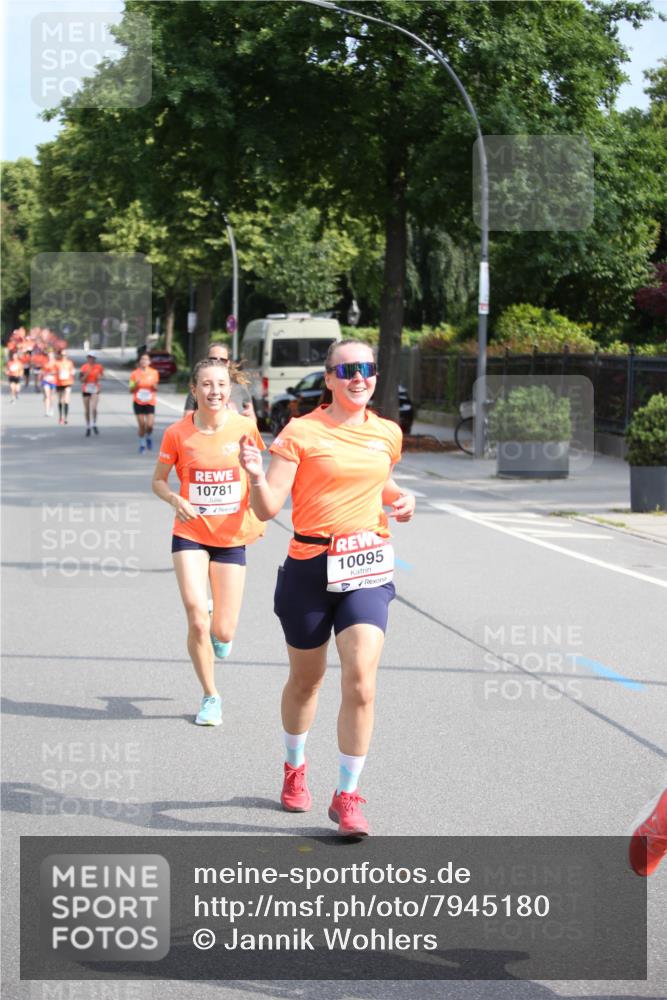 15.06.2025 - REWE Women's Run Jannik Wohlers http://msf.ph/oto/7945180 15.06.2025 09:44:09 Laufen 10781, 10095 meine-sportfotos.de