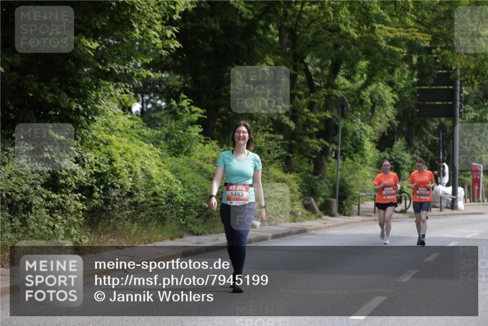 15.06.2025 - REWE Women's Run Jannik Wohlers http://msf.ph/oto/7945199 15.06.2025 10:18:29 Laufen 5463, 5331, 5312 meine-sportfotos.de