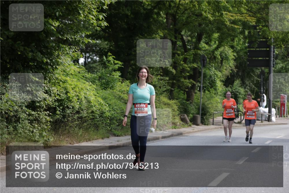 15.06.2025 - REWE Women's Run Jannik Wohlers http://msf.ph/oto/7945213 15.06.2025 10:18:29 Laufen 5463, 5331, 5312 meine-sportfotos.de