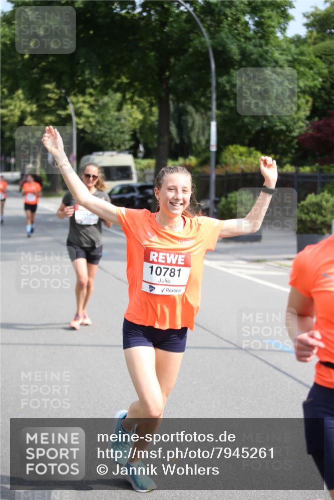 15.06.2025 - REWE Women's Run Jannik Wohlers http://msf.ph/oto/7945261 15.06.2025 09:44:10 Laufen 1046, 10781 meine-sportfotos.de