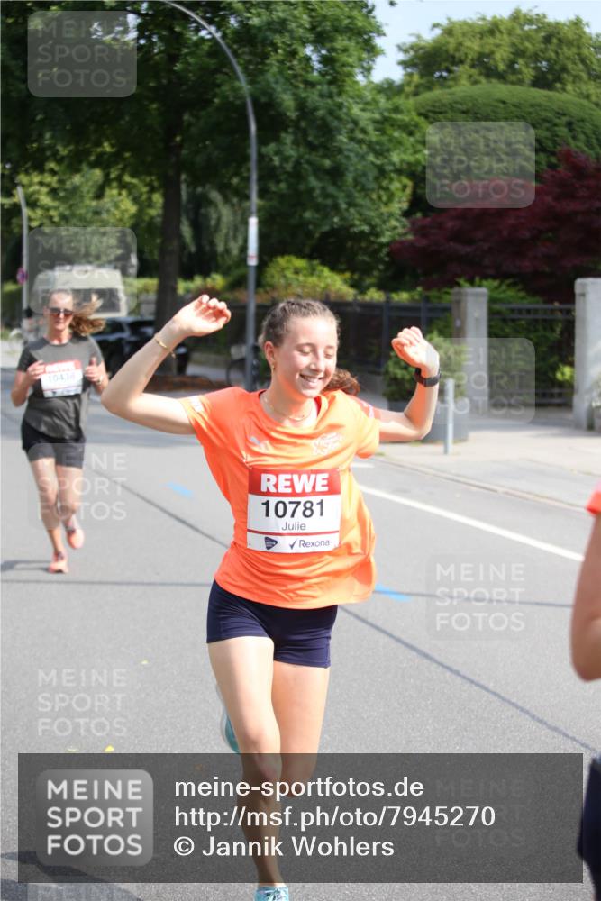 15.06.2025 - REWE Women's Run Jannik Wohlers http://msf.ph/oto/7945270 15.06.2025 09:44:10 Laufen 10438, 10781 meine-sportfotos.de