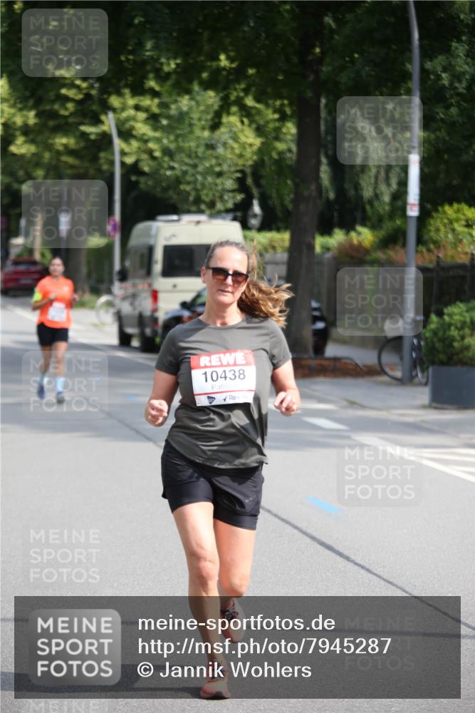 15.06.2025 - REWE Women's Run Jannik Wohlers http://msf.ph/oto/7945287 15.06.2025 09:44:11 Laufen 10438 meine-sportfotos.de
